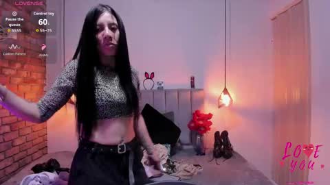 Snapshot of abril_fox__ chatting on April 18, 2026, 7:58 pm Abril Fox online show from April 18, 2026, 7:58 pm
