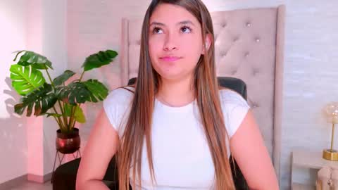 abrill_cute online show from September 20, 2025, 9:49 pm