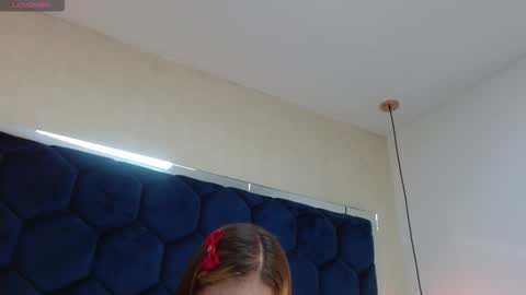 abrilmiller vc online show from October 7, 2025, 12:13 pm