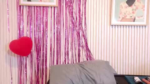 abrilmirren online show from February 24, 2026, 11:08 am