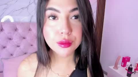 Abril online show from May 8, 2026, 11:37 am