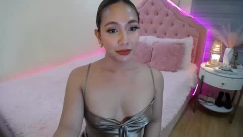 Snapshot of absolutely_gurjuice69 chatting on May 3, 2026, 7:09 pm Hope online show from May 3, 2026, 7:09 pm