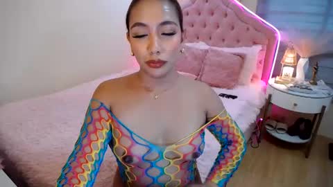 Snapshot of absolutely_gurjuice69 chatting on May 13, 2026, 2:53 am Hope online show from May 13, 2026, 2:53 am