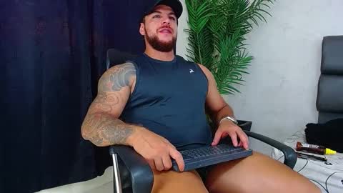 Snapshot of ace_owens chatting on December 19, 2024, 8:23 pm ace_owens online show from December 19, 2024, 8:23 pm