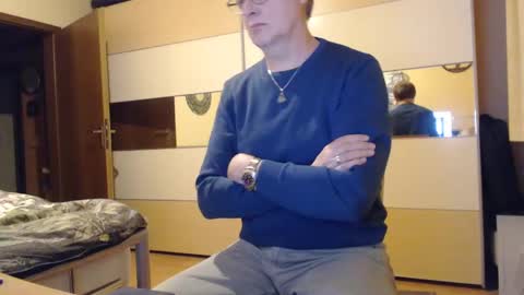 Snapshot of ach471 chatting on December 7, 2024, 5:42 pm ach471 online show from December 7, 2024, 5:42 pm