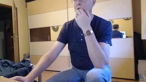 Snapshot of ach471 chatting on December 19, 2024, 8:02 am ach471 online show from December 19, 2024, 8:02 am