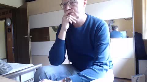 Snapshot of ach471 chatting on December 20, 2024, 11:10 am ach471 online show from December 20, 2024, 11:10 am