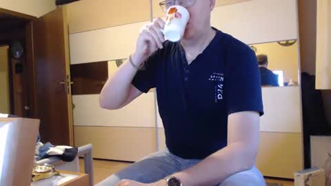 Snapshot of ach471 chatting on December 31, 2024, 8:15 am ach471 online show from December 31, 2024, 8:15 am