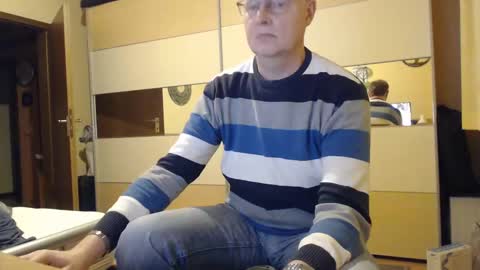 Snapshot of ach471 chatting on January 1, 2025, 6:27 pm ach471 online show from January 1, 2025, 6:27 pm