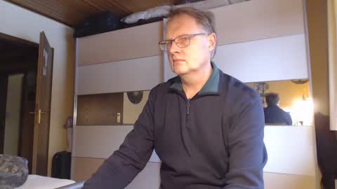 Snapshot of ach471 chatting on February 12, 2025, 2:21 pm ach471 online show from February 12, 2025, 2:21 pm