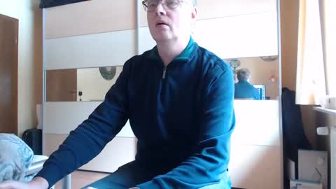 Snapshot of ach471 chatting on February 15, 2025, 12:22 pm ach471 online show from February 15, 2025, 12:22 pm