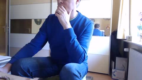 Snapshot of ach471 chatting on March 7, 2025, 9:18 am ach471 online show from March 7, 2025, 9:18 am