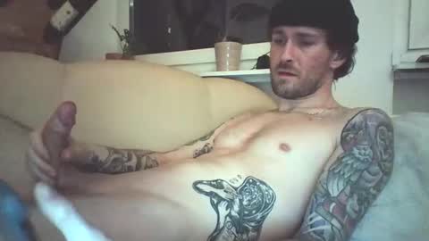 Snapshot of achix2704 chatting on February 2, 2026, 9:35 pm achix2704 online show from February 2, 2026, 9:35 pm