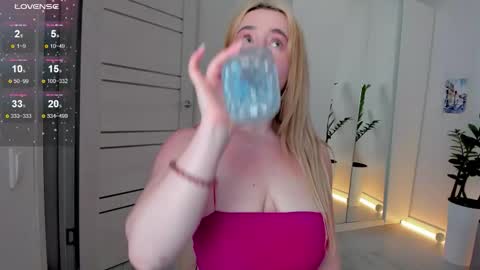 Snapshot of acid_juice chatting on October 12, 2025, 9:03 pm Anna FANSLY yesacid online show from October 12, 2025, 9:03 pm