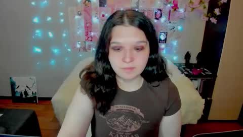 Kate online show from April 21, 2026, 1:42 am