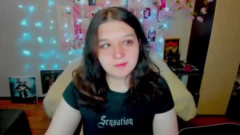 Snapshot of acid_kate chatting on May 20, 2026, 11:55 pm Kate online show from May 20, 2026, 11:55 pm