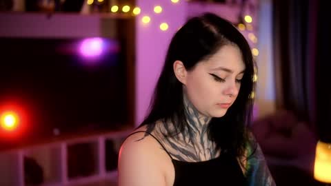 acid_pie online show from February 7, 2025, 3:23 am