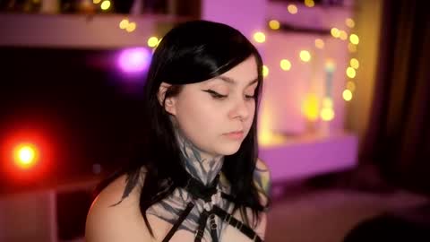 acid_pie online show from March 6, 2025, 6:41 am