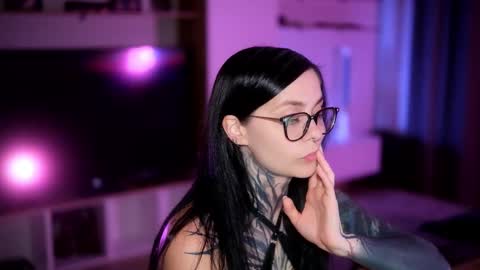 acid_pie online show from September 22, 2025, 6:21 pm