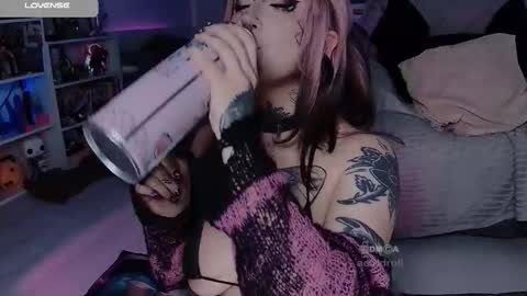 Acid or Iya  vacation November 19 to November 26 online show from October 12, 2025, 8:41 pm