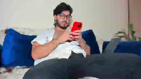 Snapshot of ackerman_eren_ chatting on December 27, 2024, 7:03 pm R. online show from December 27, 2024, 7:03 pm