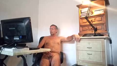 Snapshot of actifboy06 chatting on January 1, 2025, 3:14 pm actifboy06 online show from January 1, 2025, 3:14 pm