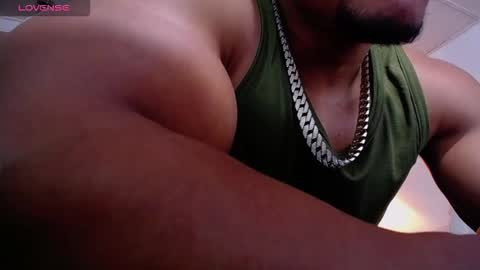 adam_fit19cm online show from November 4, 2025, 1:54 pm