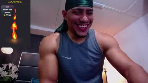 adam_fit19cm online show from November 7, 2025, 2:06 pm