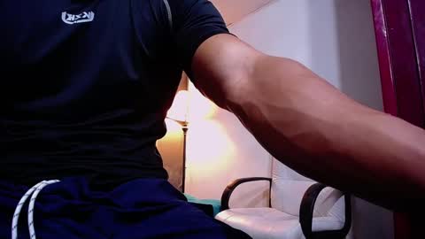 adam_fit19cm online show from November 20, 2025, 2:06 pm
