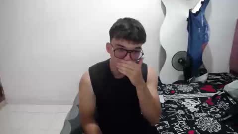 adam_love223 online show from December 4, 2024, 6:50 pm