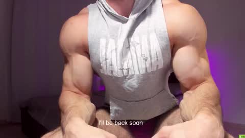 Snapshot of adam_muscle_ chatting on January 14, 2026, 9:42 pm Adam online show from January 14, 2026, 9:42 pm