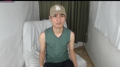 adam_sinclair online show from November 21, 2025, 8:07 pm