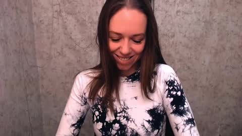 Snapshot of adamais_ chatting on February 21, 2025, 8:51 am adamais_ online show from February 21, 2025, 8:51 am