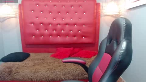 Snapshot of adamcoox chatting on January 7, 2025, 10:43 am Adam online show from January 7, 2025, 10:43 am