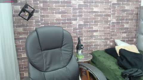 Snapshot of adamcoox chatting on January 12, 2025, 4:18 pm Adam online show from January 12, 2025, 4:18 pm