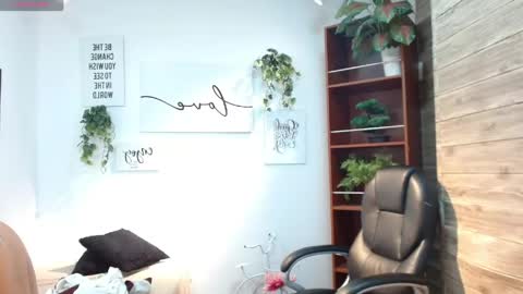 Snapshot of adamcoox chatting on May 11, 2026, 6:49 pm Adam online show from May 11, 2026, 6:49 pm