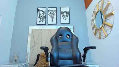 Adams Bobby online show from November 9, 2025, 11:19 am