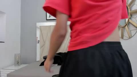 Adams Bobby online show from December 5, 2025, 11:41 am