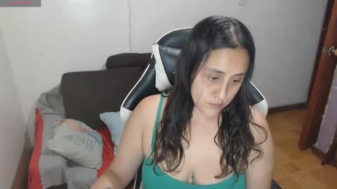 Snapshot of adams_mel chatting on June 7, 2026, 11:19 pm adams_mel online show from June 7, 2026, 11:19 pm