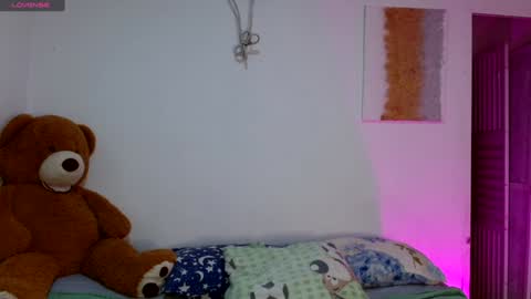 Snapshot of adams_niki chatting on February 9, 2025, 3:00 am ADAMS Y NIKI online show from February 9, 2025, 3:00 am