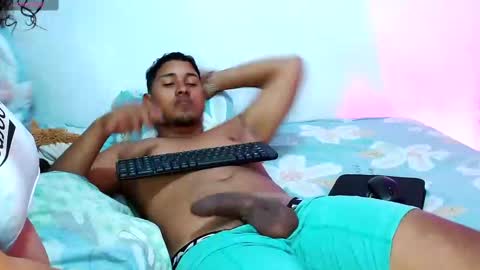 Snapshot of adams_niki chatting on February 14, 2025, 4:47 am ADAMS Y NIKI online show from February 14, 2025, 4:47 am