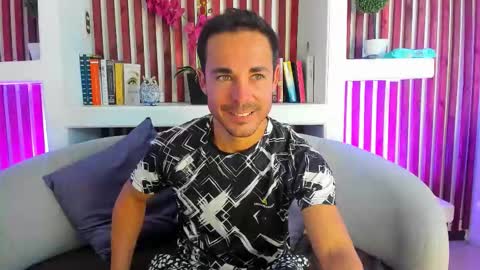 Im Adams Sanz online show from February 26, 2026, 7:24 pm