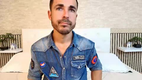 Im Adams Sanz online show from March 20, 2026, 7:19 pm