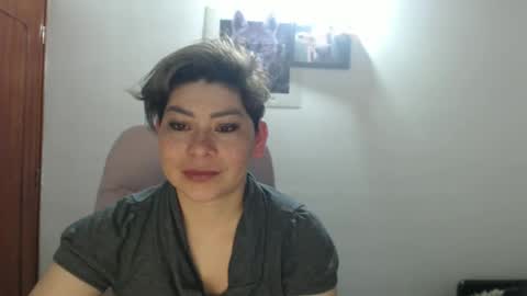 Snapshot of adan_romanoff chatting on September 17, 2025, 9:00 am adan_romanoff online show from September 17, 2025, 9:00 am