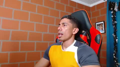 Adan Sin online show from December 19, 2024, 7:18 pm