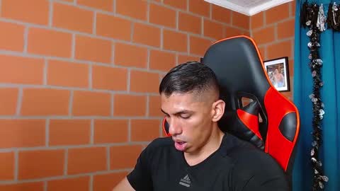 Adan Sin online show from December 21, 2024, 6:55 pm