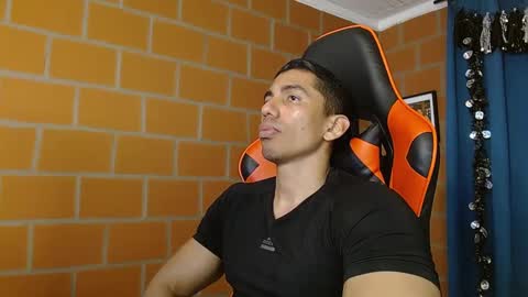 Adan Sin online show from March 4, 2025, 3:48 pm