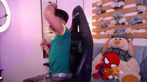 Snapshot of adann_scott chatting on May 24, 2026, 12:32 pm Adan online show from May 24, 2026, 12:32 pm