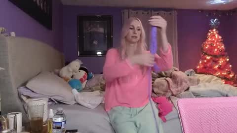 Addibabeee online show from January 6, 2025, 11:31 pm