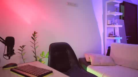 Snapshot of addictsqueen chatting on December 2, 2024, 4:42 am ADDICTION online show from December 2, 2024, 4:42 am